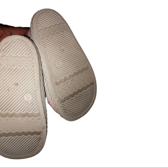 6pairs Toddler shoes-Skechers twinkle toes Minnie Mouse clogs, swim shoes sz 5/6 - Picture 9 of 16